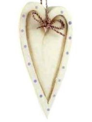 CREAM WOODEN PLAIN HEART